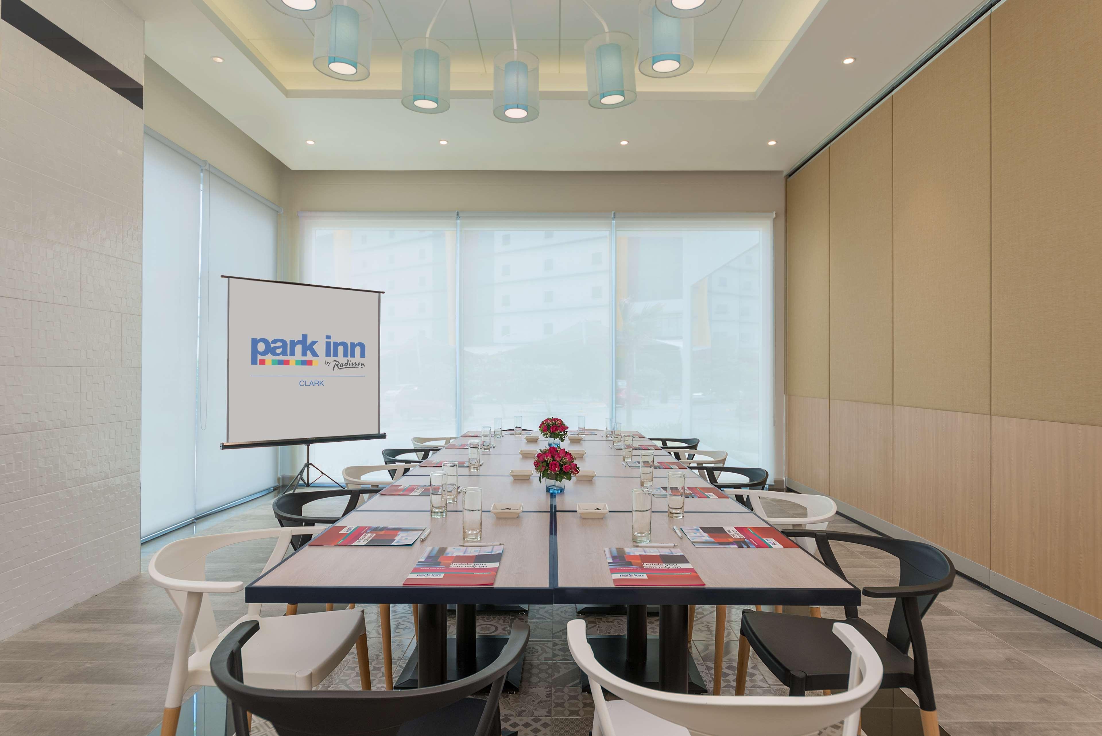 Park Inn By Radisson Clark Angeles Kültér fotó